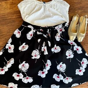 Versona Black Floral Skirt Size L